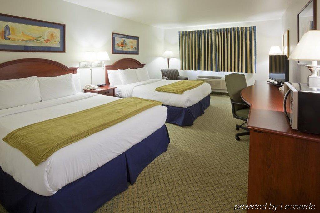 Crossings By Grandstay Inn & Suites Becker ภายนอก รูปภาพ